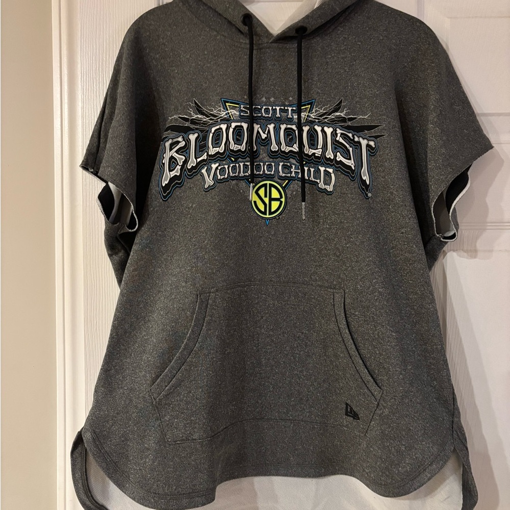 scott bloomquist hooded short sleeve sweatshirt 
Size medium